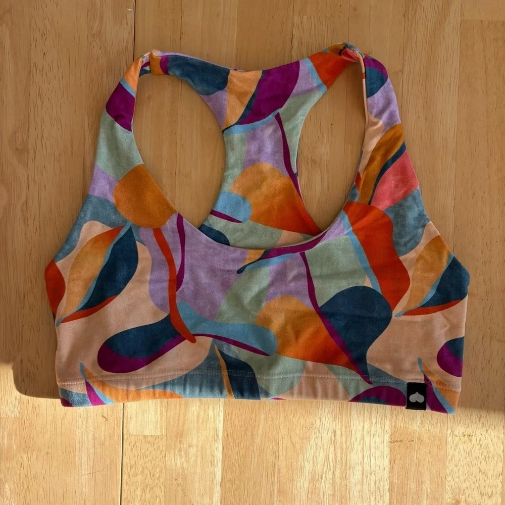 Booty By Brabants scoop neck top sports bra multi color geometric print